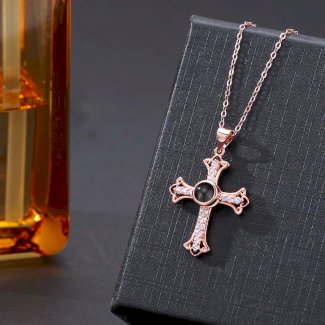 Foto Projektion Halskette mit Bild im Stein - Zirkon Pisaner Kreuz