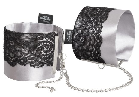 Handfessel ?Play Nice Satin & Lace Wrist Cuffs?, verstellbar - Gratisinserat.com