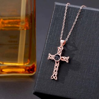 Foto Projektion Halskette mit Bild im Stein - Keltisches Kreuz